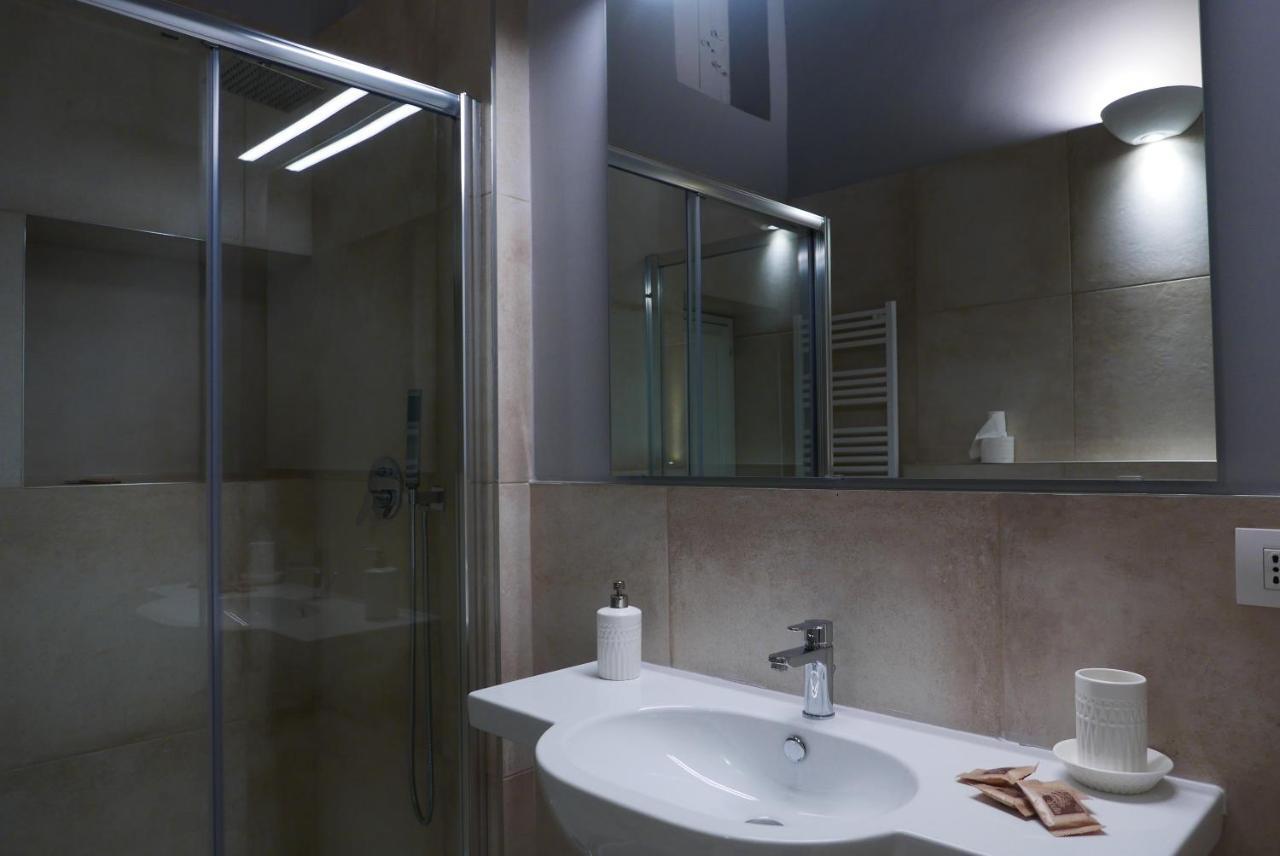 Suite 261 - Intero Appartamento Nel Centro Di Bari Exterior photo