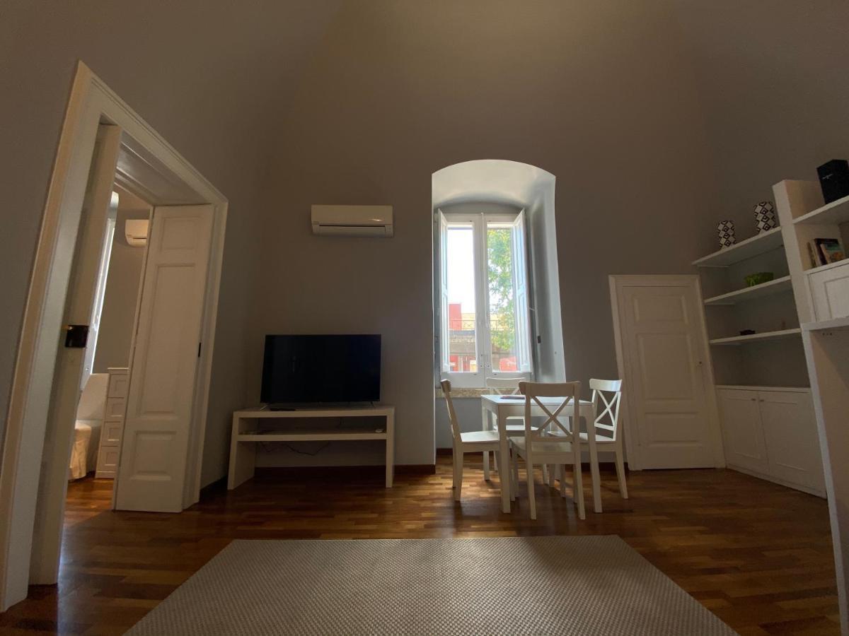 Suite 261 - Intero Appartamento Nel Centro Di Bari Exterior photo